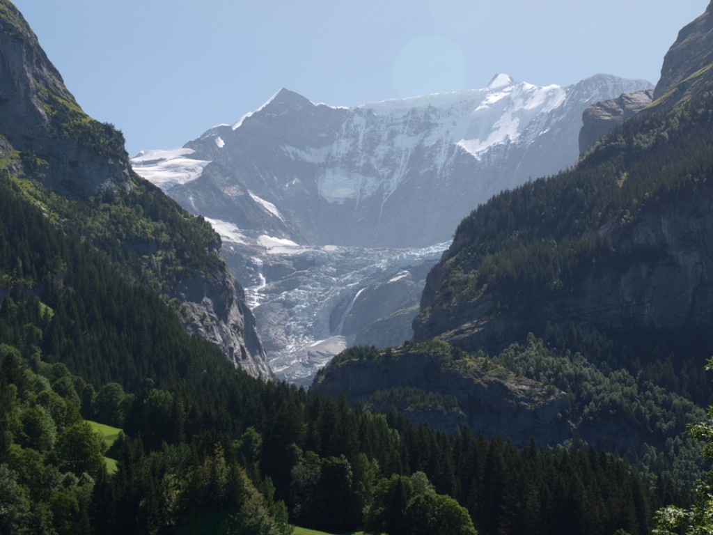 De gletsjer van Grindelwald: elk jaar wordt deze kleiner....