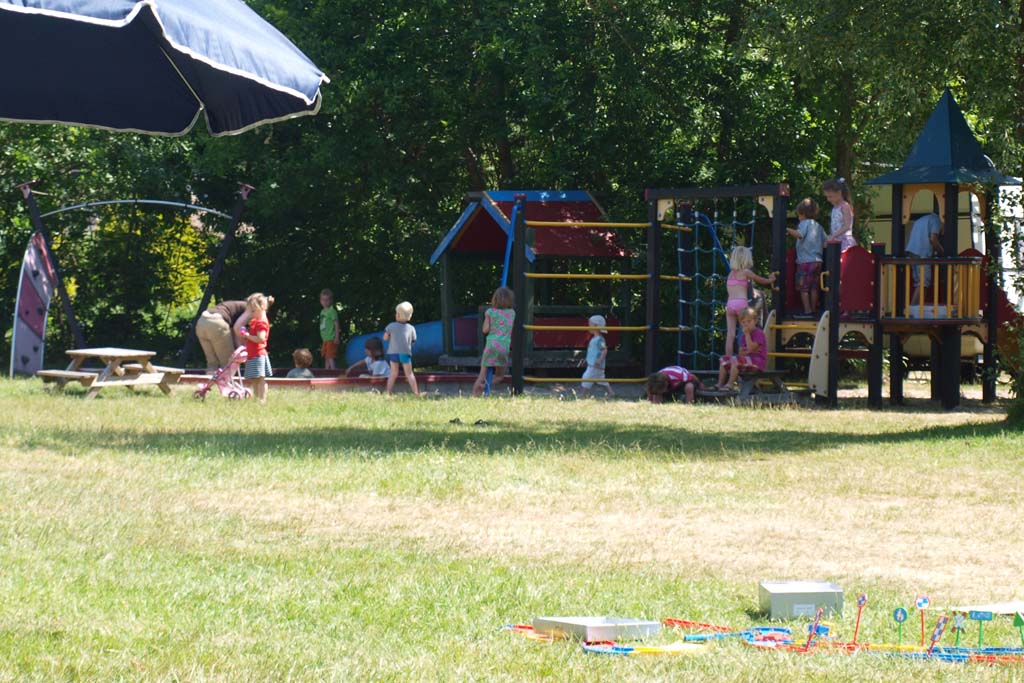 Vanaf onze kampeerplek hadden we zicht op de speeltuin.