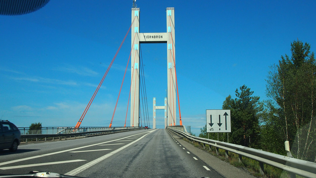 De brug naar Tjörn.