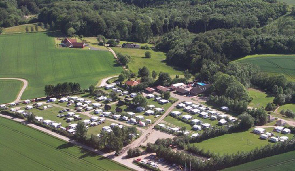 Camping Logballe van bovenaf (bron: website camping).