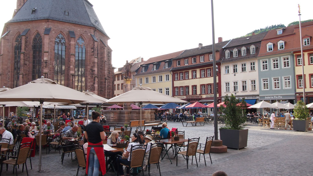 In Heidelberg zijn veel terrasjes te vinden.