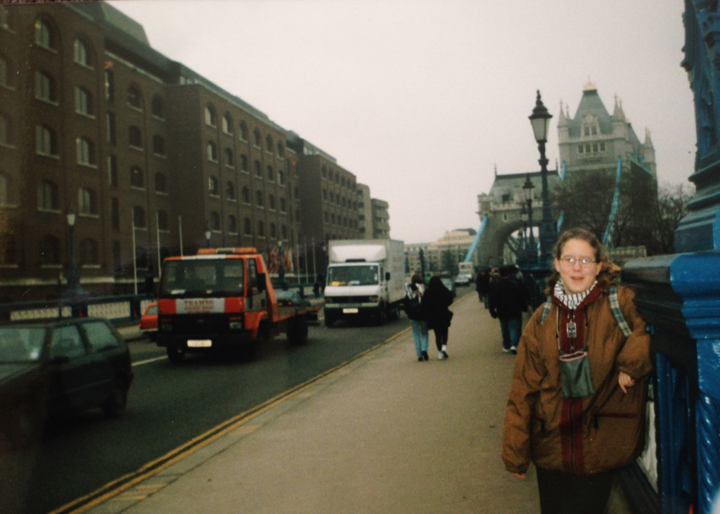 1996 in Londen, bij de Tower Bridge.