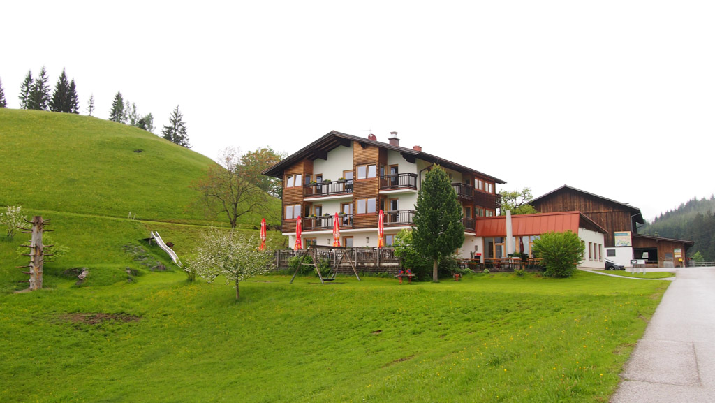 BergGasthof Bachrain: overnachten in een farmhouse in de bergen (regio Tennengau, Salzburgerland).