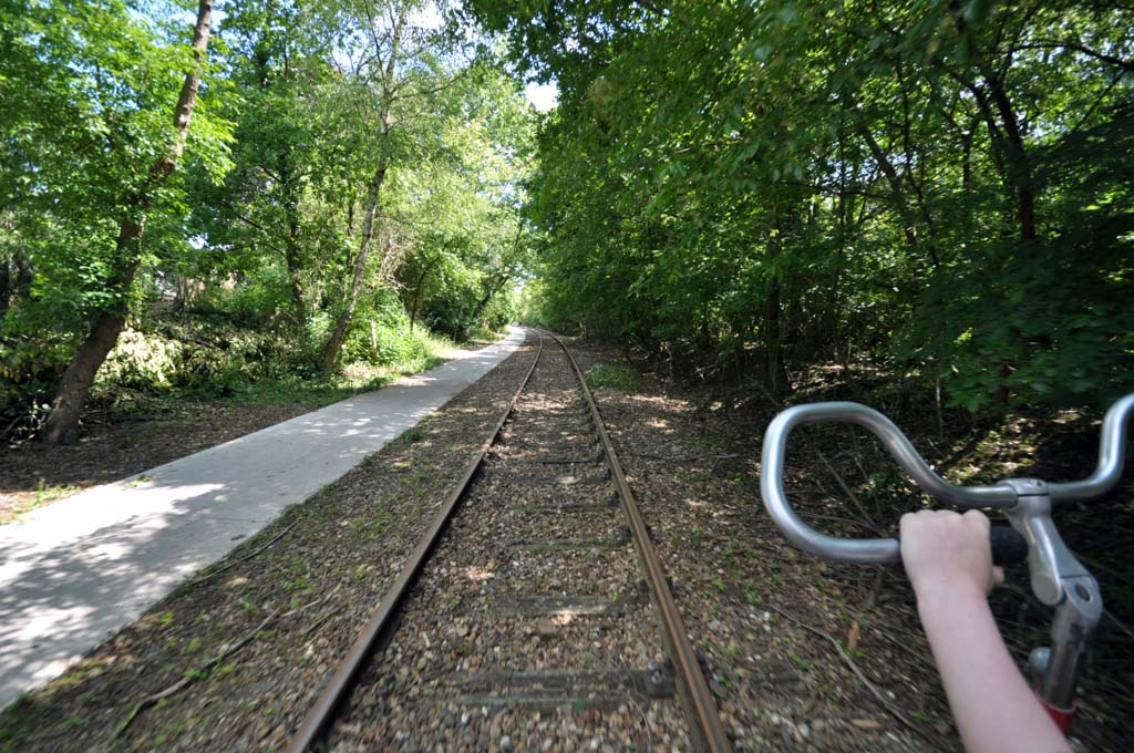 De omgeving is mooi en bijzonder om vanaf het spoor te bekijken.