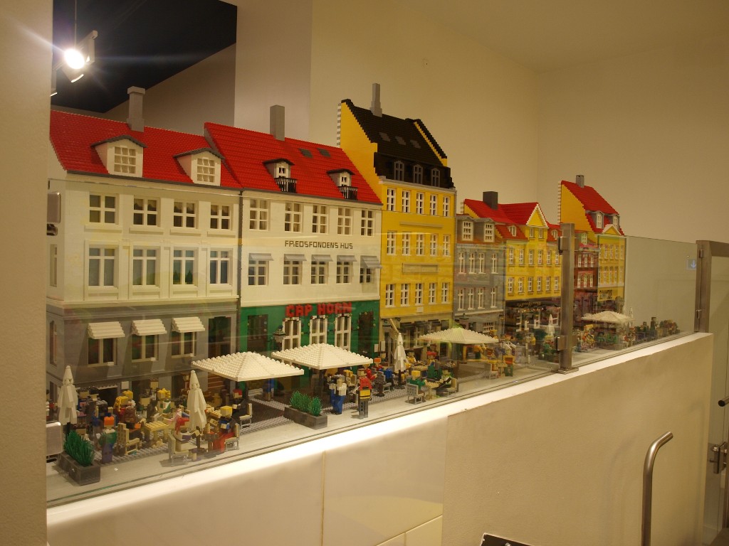 Nyhavn is nagebouwd in LEGO in de winkel.