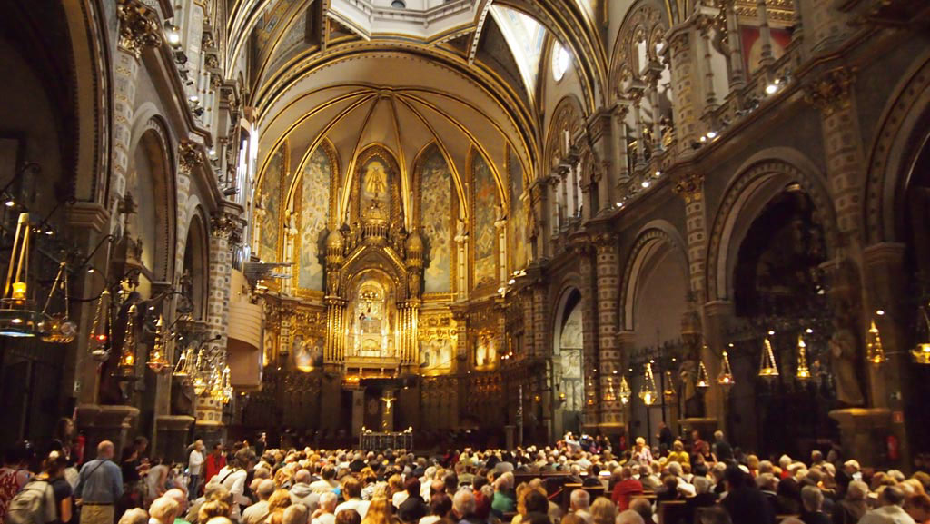 De kerk is helaas te vol om echt te kunnen bekijken.