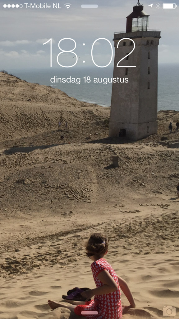 Elke keer als ik mijn telefoon gebruik denk ik aan onze vakantie in Denemarken.