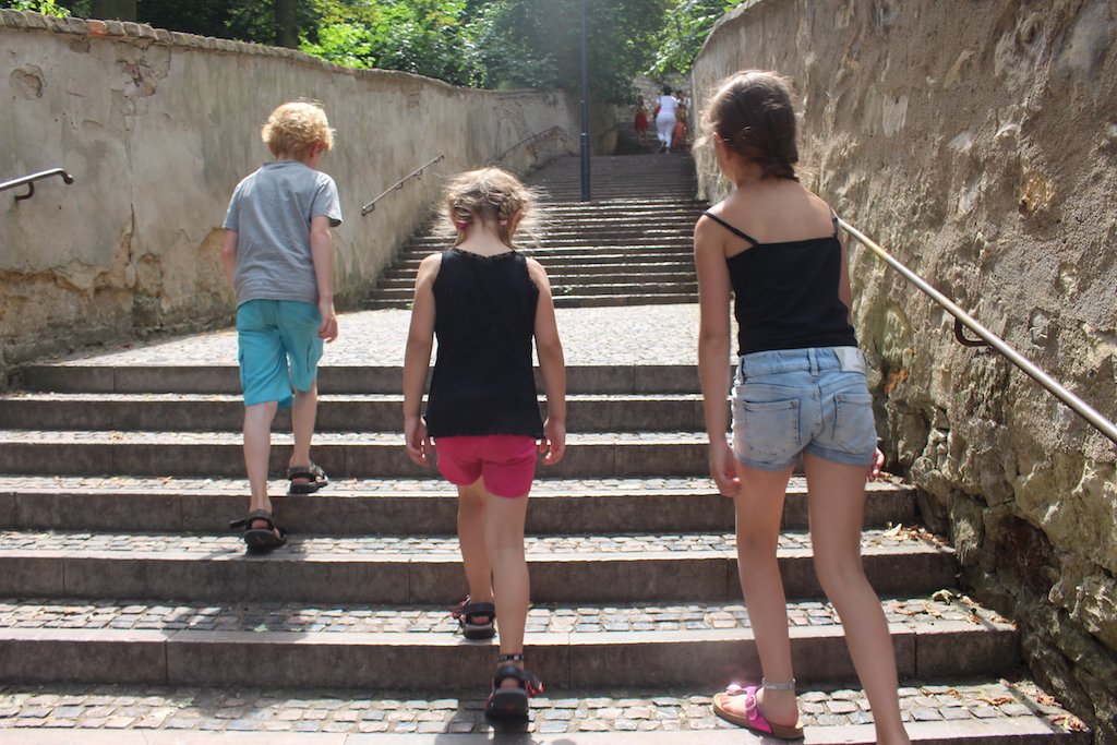 Stadjes bekijken vinden de kinderen net zo leuk als wij.