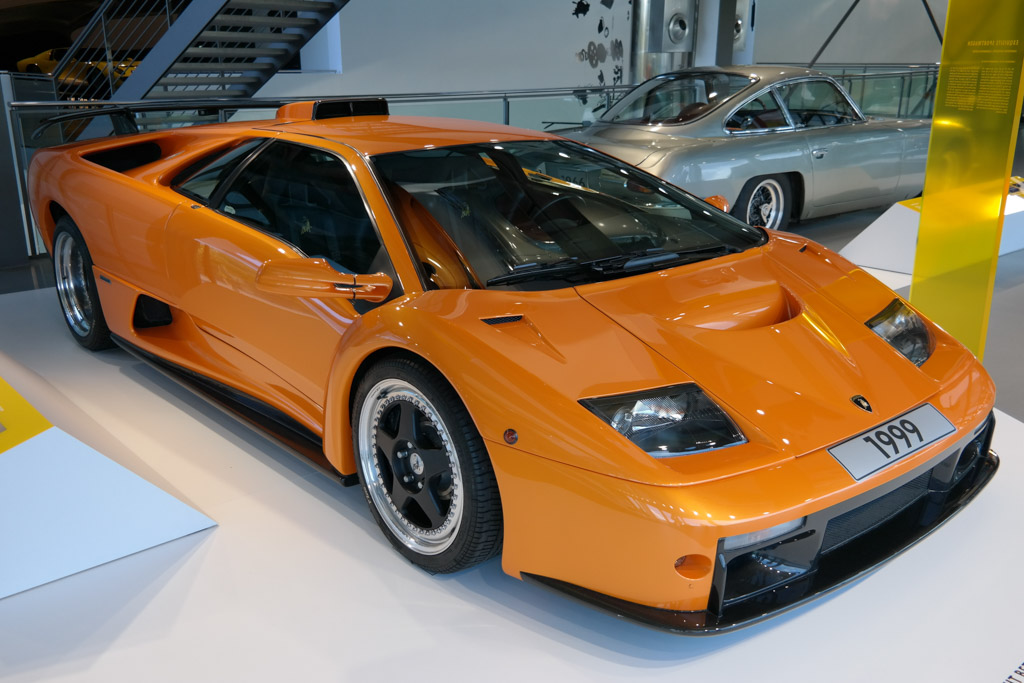 De favoriet van onze jongens in het museum: de Lamborghini.