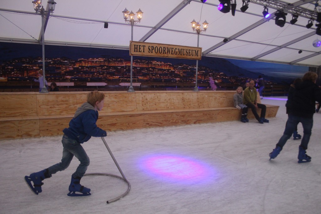 Handige hulpmiddelen doen mijn zoon nog harder schaatsen.