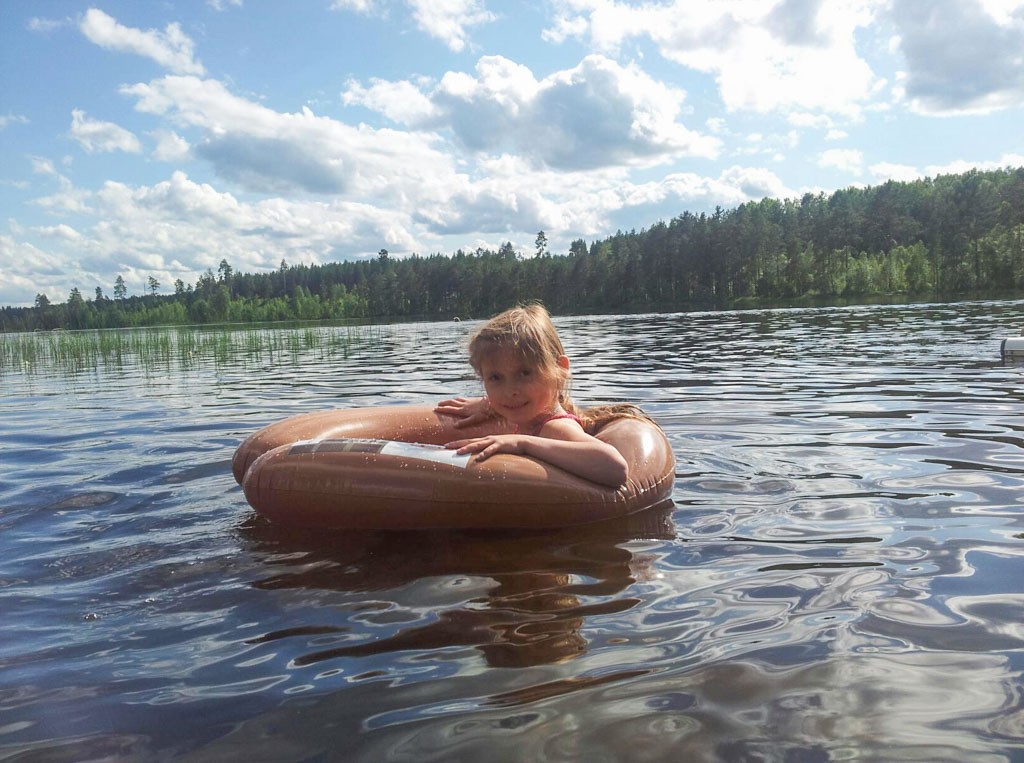 Bij warm weer is het heerlijk afkoelen in een van de vele Zweedse meren.