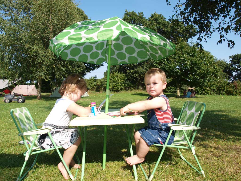 Heel handig met peuters en kleuters: een picknickset voor kinderen.