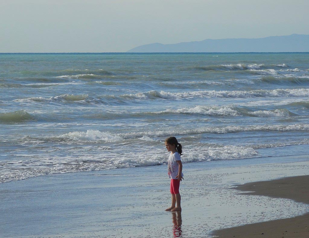 Paradu Tuscany EcoResort ligt direct aan het strand.