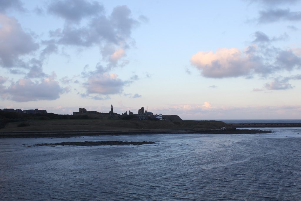 De kust bij Newcastle is prachtig.