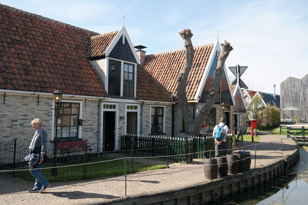 Authentieke oude Texelse vissershuisjes.