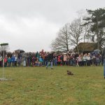 Lammetjesdag Heerde 013 stoere papa_s tijdens roofvogelshow