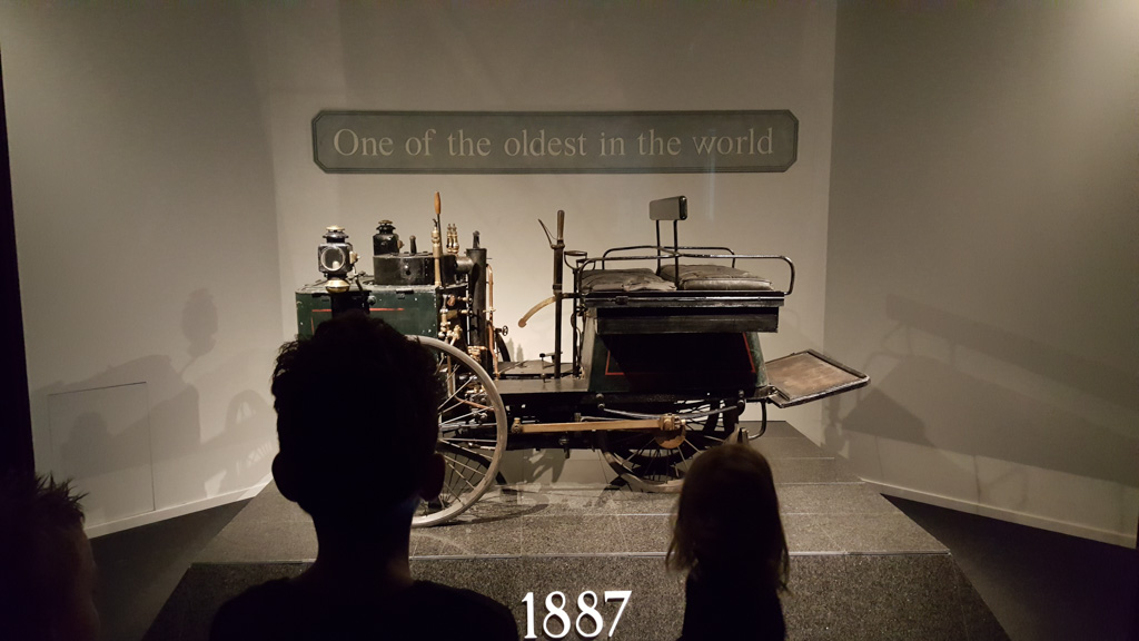 Louwman-Museum-foto-6-Eén-van-de-oudste-automobielen-ter-wereld-148