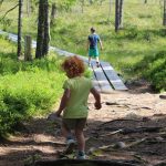 img_4486_kinderen_wandelen_in_de_natuur.