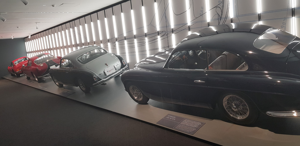 Prachtige oldtimers in het Ferrari Museum in Maranello.