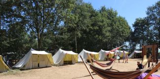 Het gezellige tentenkamp van Vinea Vakanties in de Beekse Bergen.