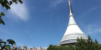 De bijzondere toren van Jested.