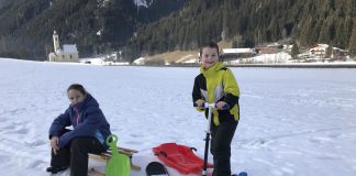 Het testteam van Saskia is klaar voor de sleetjestest.