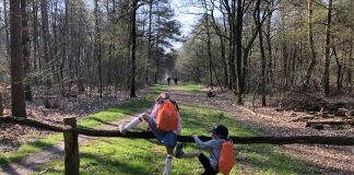 We zijn begonnen aan kinderwandeling Het Wolvenspoor!