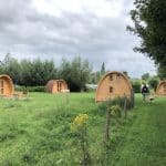 De 5 luxe camping villa's. Rustig gelegen tussen een weiland en de camping.