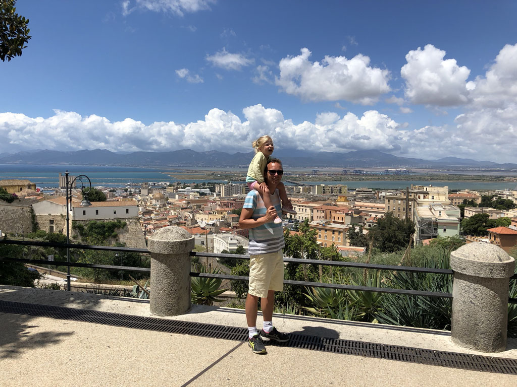 Uitzichtpunt over de hoofdstad van Sardinië Cagliari