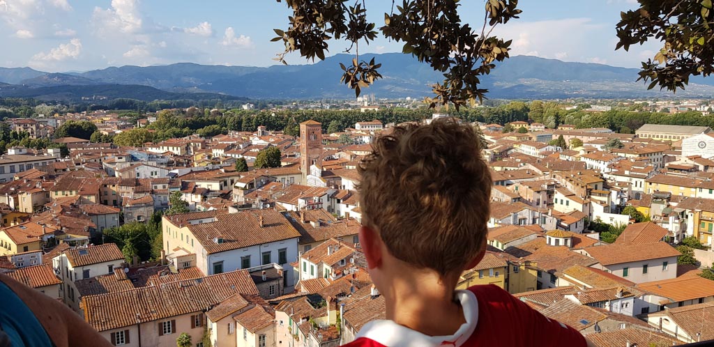 We mogen weer mooie Toscaanse stadjes bezoeken, zoals Lucca