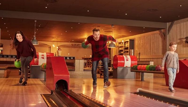 Center-parcs-sandur-Duitsland-met-kinderen-bowlen