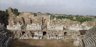 Alanya-met-kinderen-amfitheater