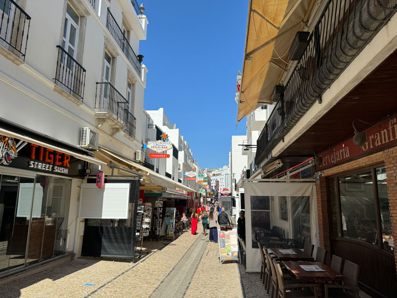 Old town Albufeira: overdag lekker rustig