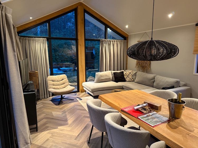 Interieur Pool lodge met privé zwembad