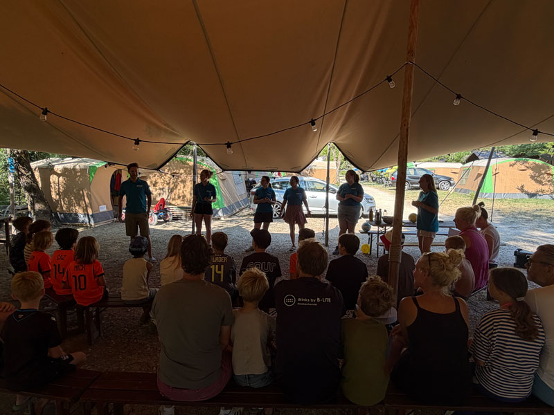 Gezamenlijk vakantiemoment met Estivant op de camping in de Ardèche