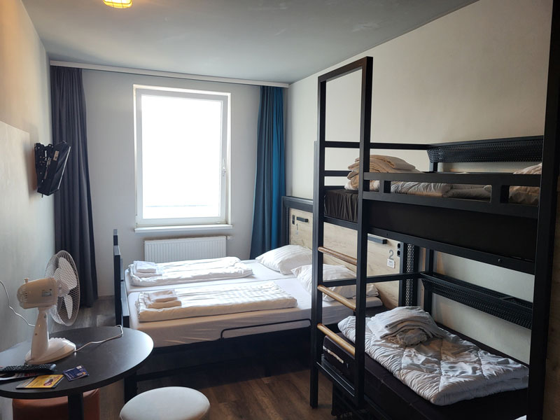 Familiekamer met stapelbed bij A&O K&ouml;ln Neumarkt