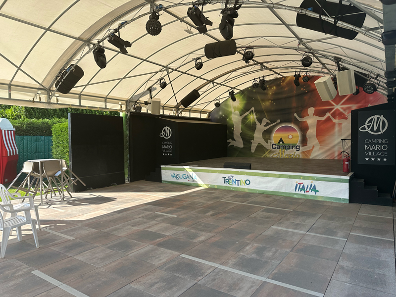Podium voor het animatieteam